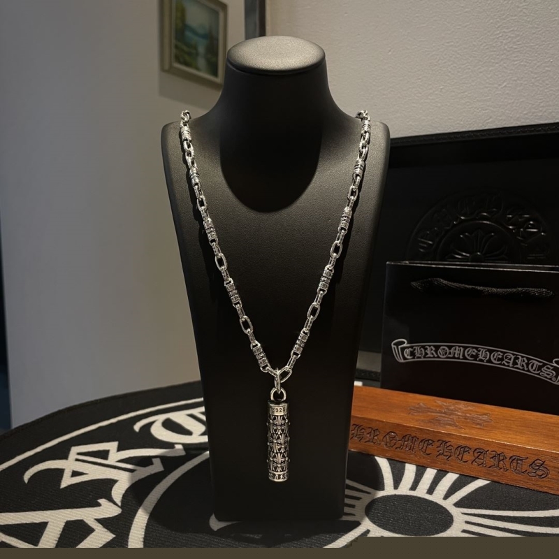 Ch**me He**ts necklaces